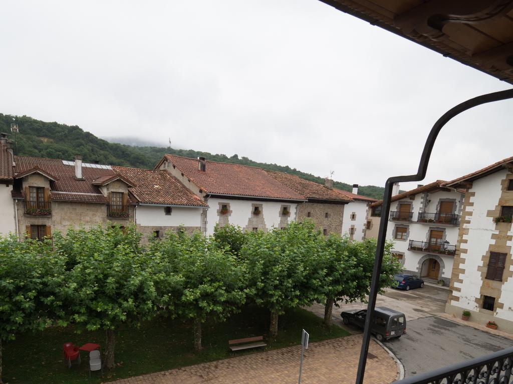 Hotel Casa Rural Martxoenea Landetxea Arruazu Exterior foto