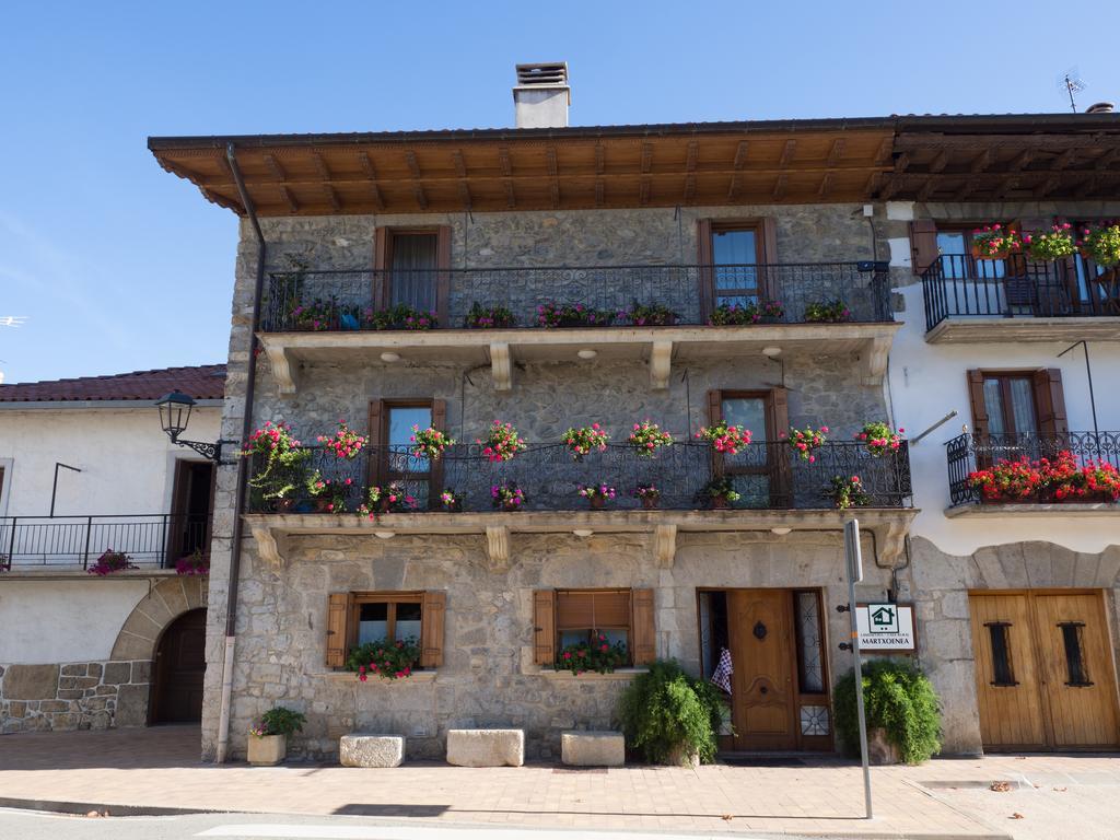 Hotel Casa Rural Martxoenea Landetxea Arruazu Exterior foto