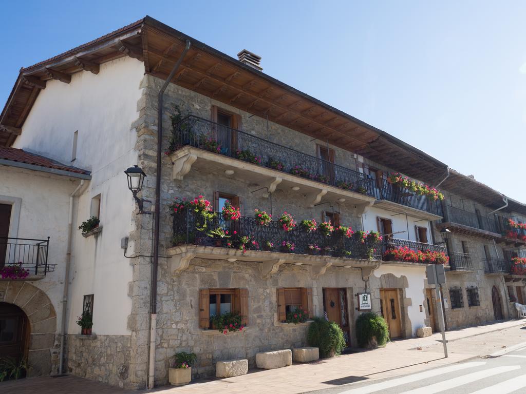 Hotel Casa Rural Martxoenea Landetxea Arruazu Exterior foto