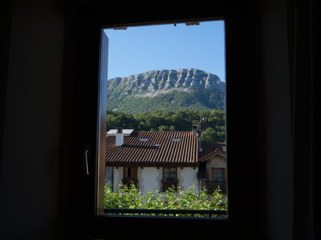 Hotel Casa Rural Martxoenea Landetxea Arruazu Exterior foto