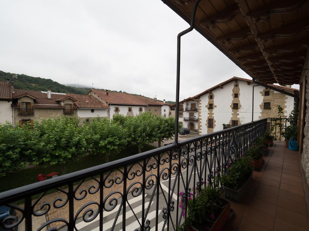 Hotel Casa Rural Martxoenea Landetxea Arruazu Exterior foto